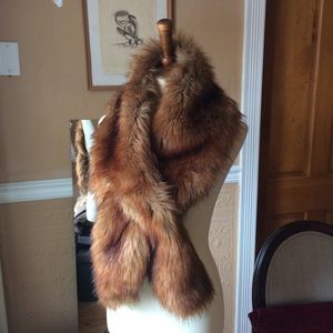 Urban Outfitters Faux Fur Collar, Hollywood Glam